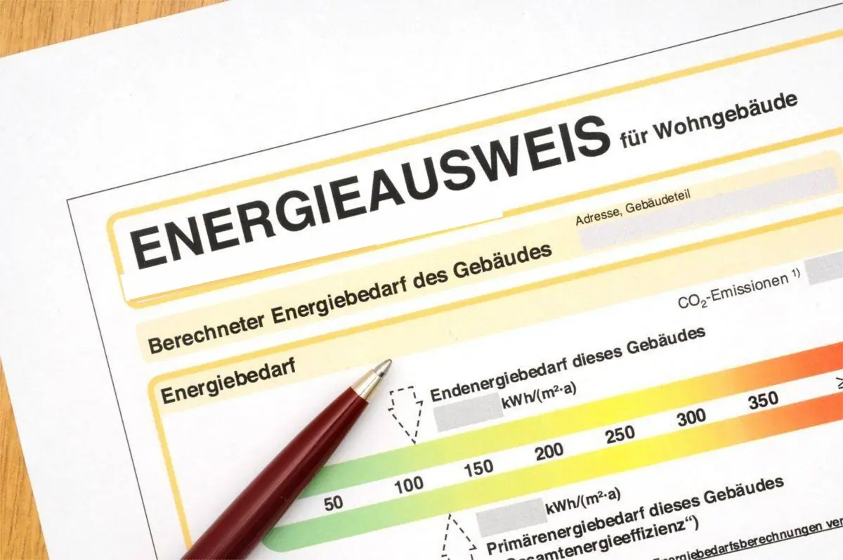 Energieausweis für Wohngebäude mit Energieeffizienzskala